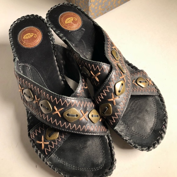 Nurture Kachina Brown Leather Button Mules Shoes - Picture 2 of 6